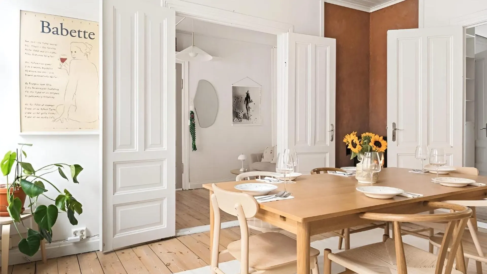 Prime Location - Charming Bergen City Apartment