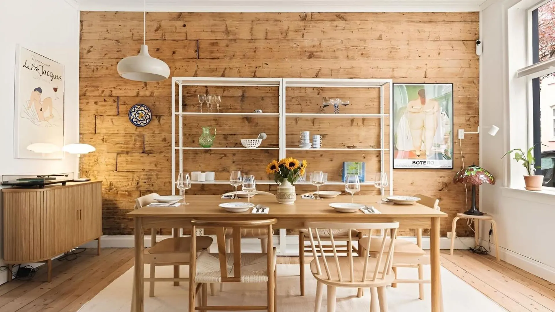 Prime Location - Charming Bergen City Apartment
